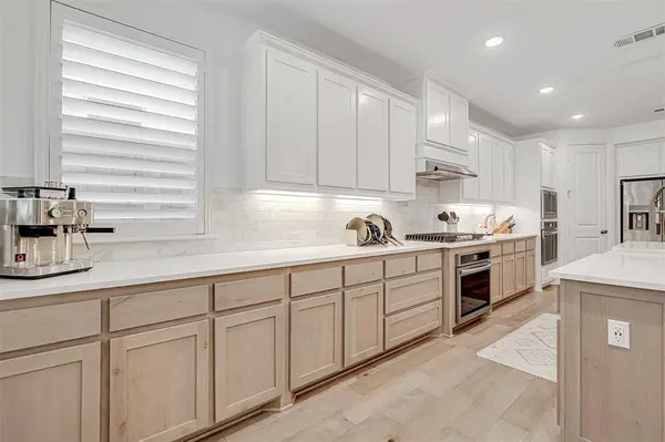 14313 Greenside Drive, Fort Worth, TX 76008