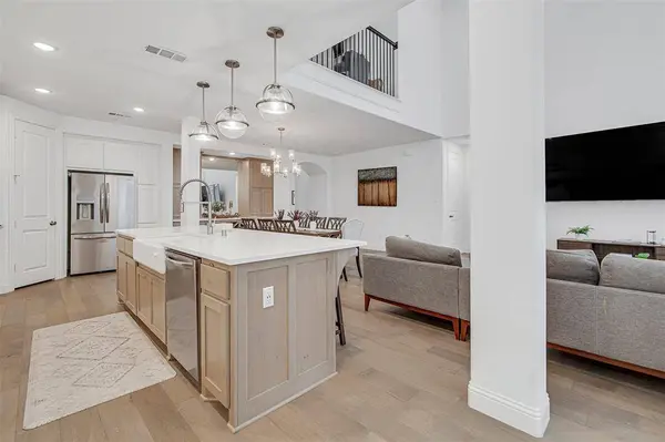 14313 Greenside Drive, Fort Worth, TX 76008