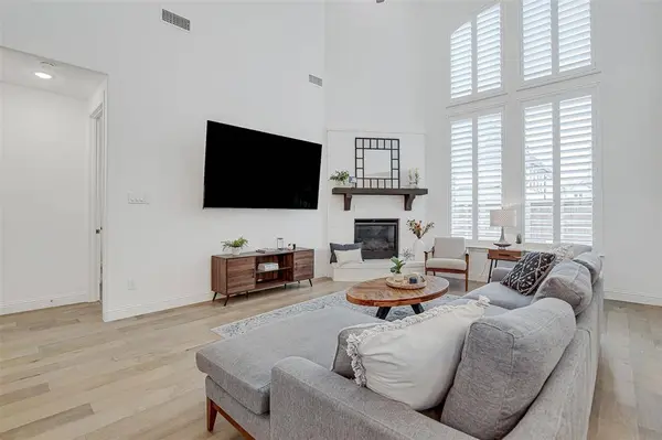 14313 Greenside Drive, Fort Worth, TX 76008