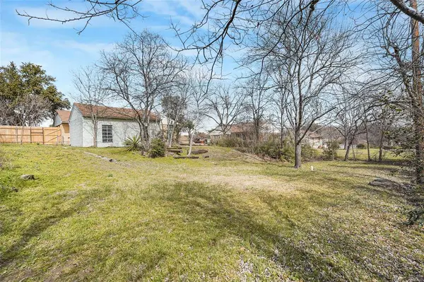 605 Hinton Street, Grand Prairie, TX 75050