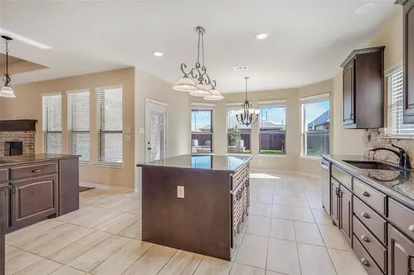 253 Cattlemans Trail, Saginaw, TX 76131