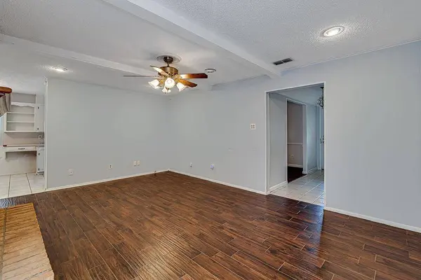 4053 Glenbrook Drive, Arlington, TX 76015
