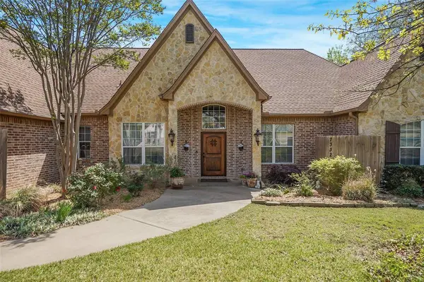 7332 Hinton, Mansfield, TX 76063