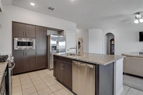 1109 Nighthawk Trail, Alvarado, TX 76009