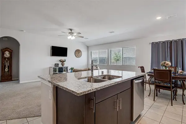 1109 Nighthawk Trail, Alvarado, TX 76009