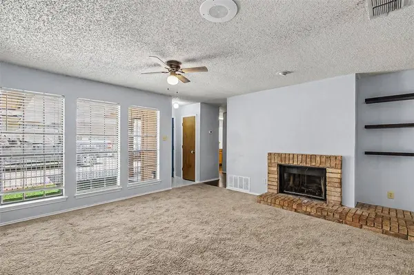 5211 Wild West Drive, Arlington, TX 76017