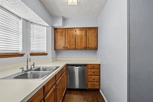 5211 Wild West Drive, Arlington, TX 76017