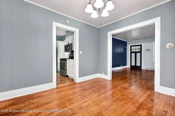 1730 Stirling AVE, Lansing, MI 48910