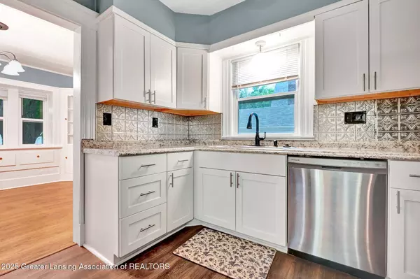 1730 Stirling AVE, Lansing, MI 48910