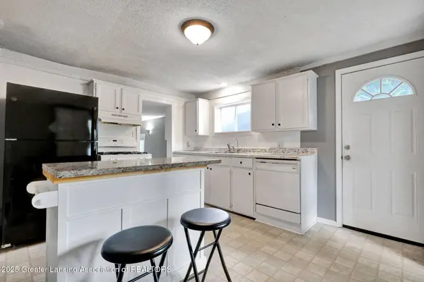 420 N Catherine ST, Lansing, MI 48917