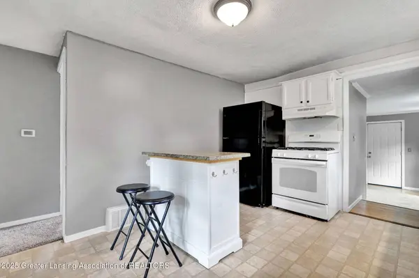 420 N Catherine ST, Lansing, MI 48917