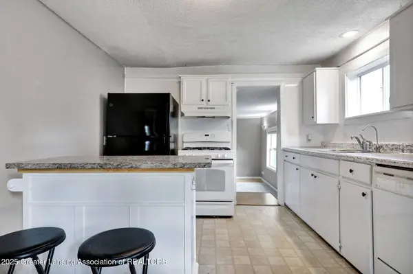 420 N Catherine ST, Lansing, MI 48917