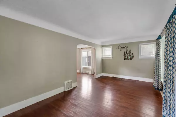 2533 Thomas Street, Flint, MI 48504