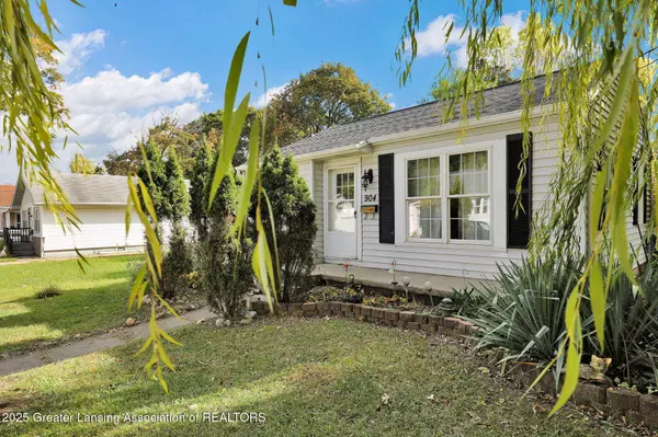 904 Pacific AVE, Lansing, MI 48910