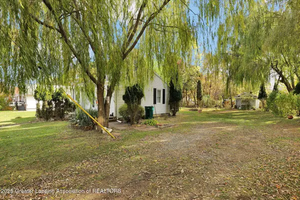 904 Pacific AVE, Lansing, MI 48910