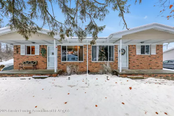 1700-1702 Lockbridge DR, Lansing, MI 48911