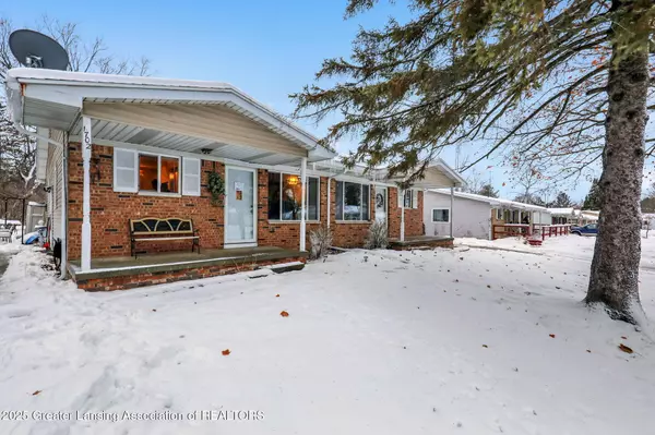 1700-1702 Lockbridge DR, Lansing, MI 48911