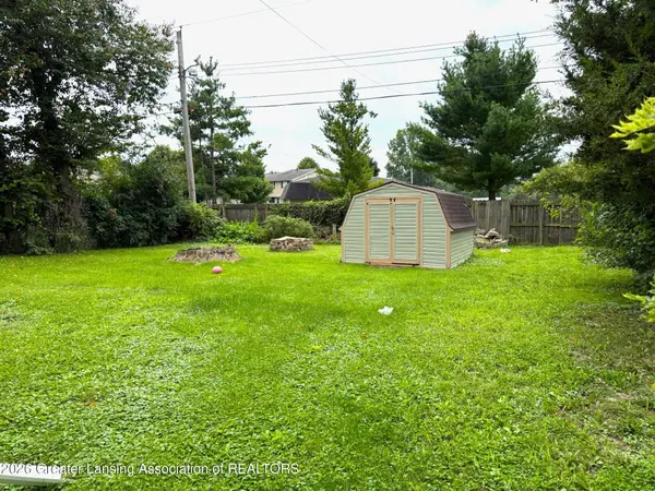 3613 Coachlight Common ST, Lansing, MI 48911