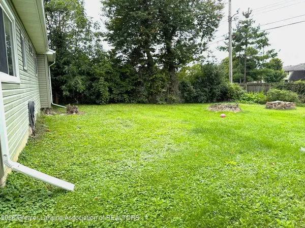 3613 Coachlight Common ST, Lansing, MI 48911