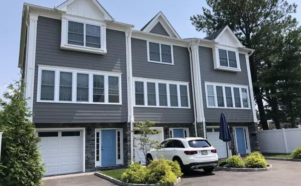 Small Multifamily Valuations Surge in 2025: What Nevada Investors Need to Know