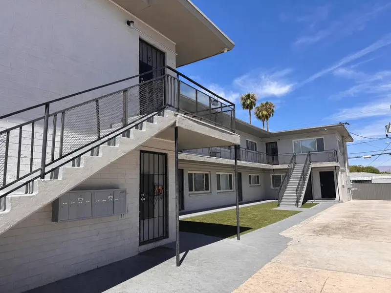2213 Sunrise Ave, Las Vegas, NV 89101-5054