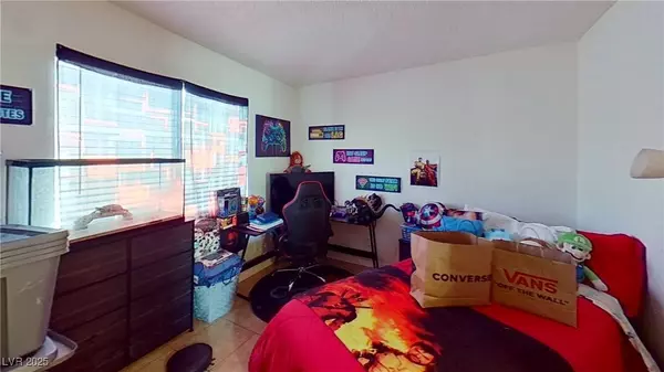 917 Snug Harbor ST, Las Vegas, NV 89110