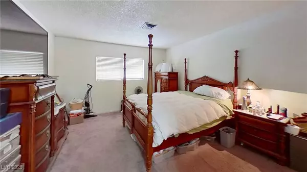 1569 Hialeah DR, Las Vegas, NV 89119