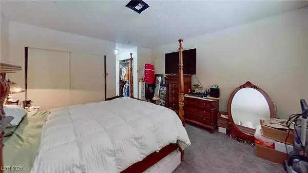 1569 Hialeah DR, Las Vegas, NV 89119