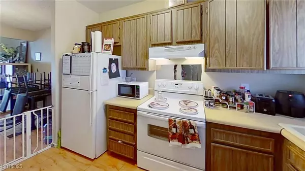 1569 Hialeah DR, Las Vegas, NV 89119