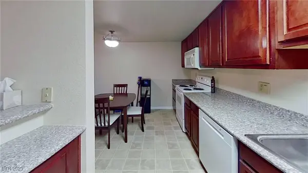 4990 River Glen DR #171, Las Vegas, NV 89103