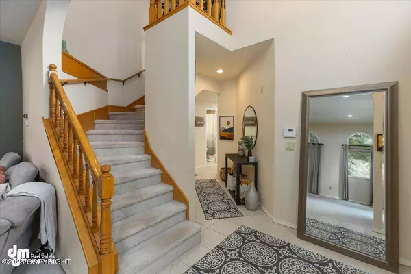 245 Botanical CIR, Anchorage, AK 99515