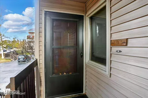 3061 E 42nd AVE #703, Anchorage, AK 99508