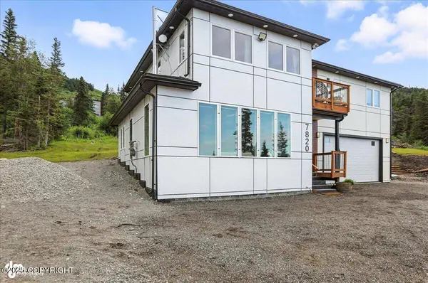 7820 Susan CIR, Anchorage, AK 99516
