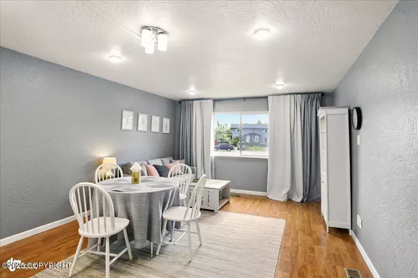 6301 Newt DR, Anchorage, AK 99507