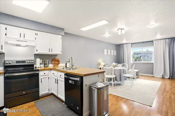 6301 Newt DR, Anchorage, AK 99507