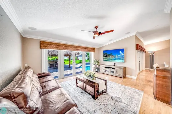 1581 NW 101st Ave, Plantation, FL 33322