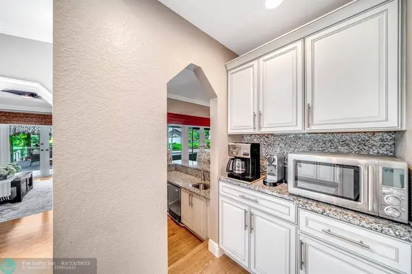 1581 NW 101st Ave, Plantation, FL 33322