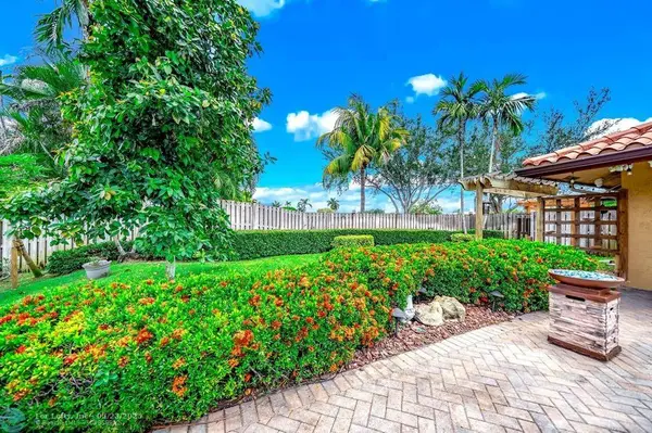 1581 NW 101st Ave, Plantation, FL 33322