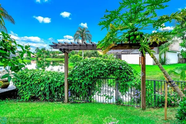 1581 NW 101st Ave, Plantation, FL 33322