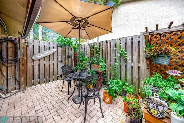 1581 NW 101st Ave, Plantation, FL 33322