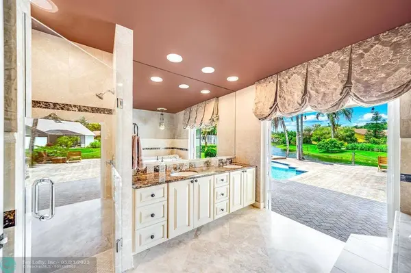 1581 NW 101st Ave, Plantation, FL 33322