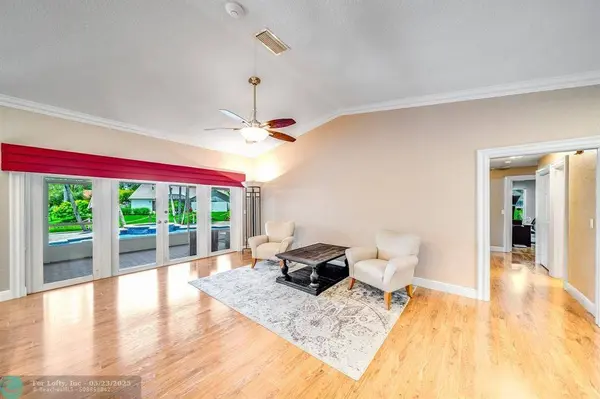 1581 NW 101st Ave, Plantation, FL 33322