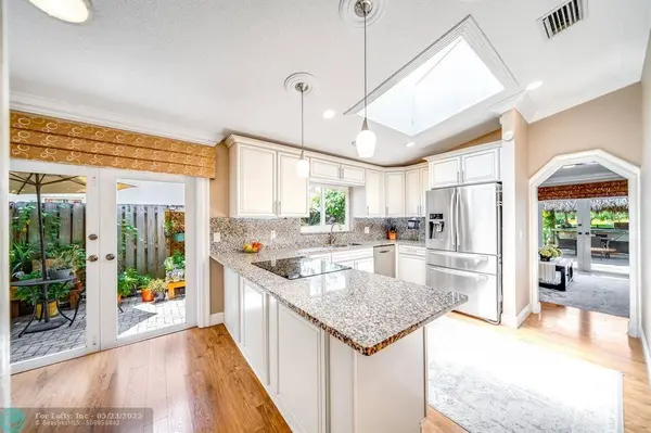 1581 NW 101st Ave, Plantation, FL 33322