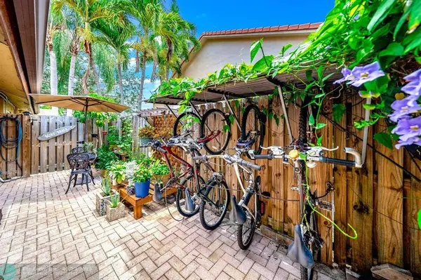 1581 NW 101st Ave, Plantation, FL 33322