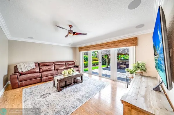 1581 NW 101st Ave, Plantation, FL 33322