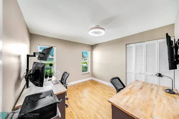 1581 NW 101st Ave, Plantation, FL 33322