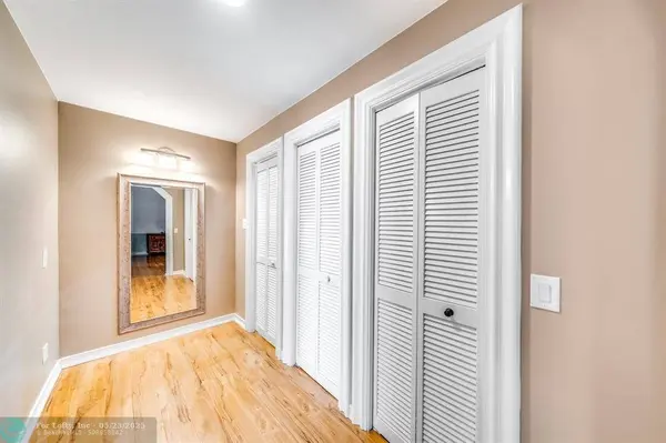 1581 NW 101st Ave, Plantation, FL 33322