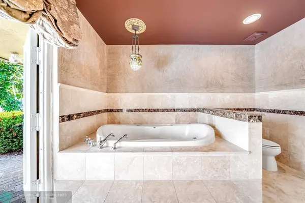 1581 NW 101st Ave, Plantation, FL 33322