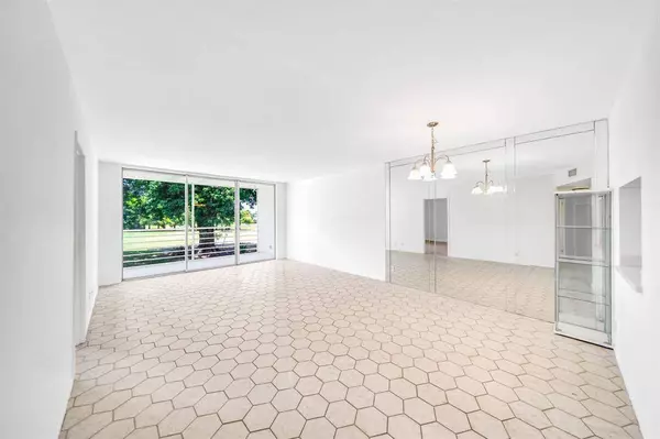 8320 Sands Point Blvd #208M, Tamarac, FL 33321