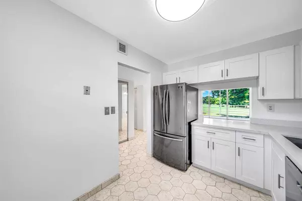 8320 Sands Point Blvd #208M, Tamarac, FL 33321